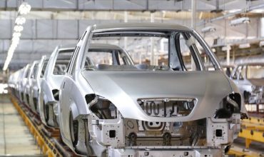 پرسکاری در خودرو سازی 370x220 - خدمات پرسکاری و قالب سازی